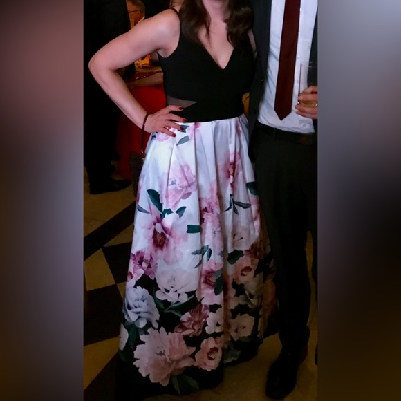 XSCAPE Formal Dress - Picture 2 of 8